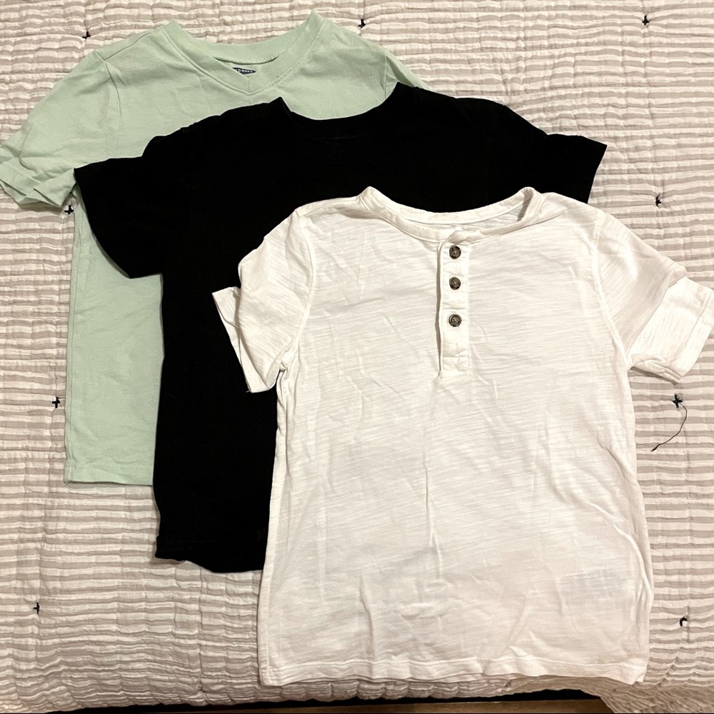 Boys lot of t-shirts 5T Old Navy Garanimals